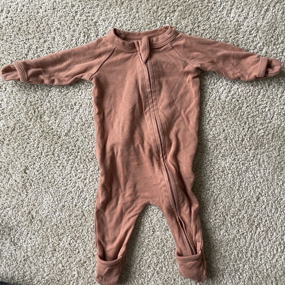 Goumi Sleeper in Warm Brown